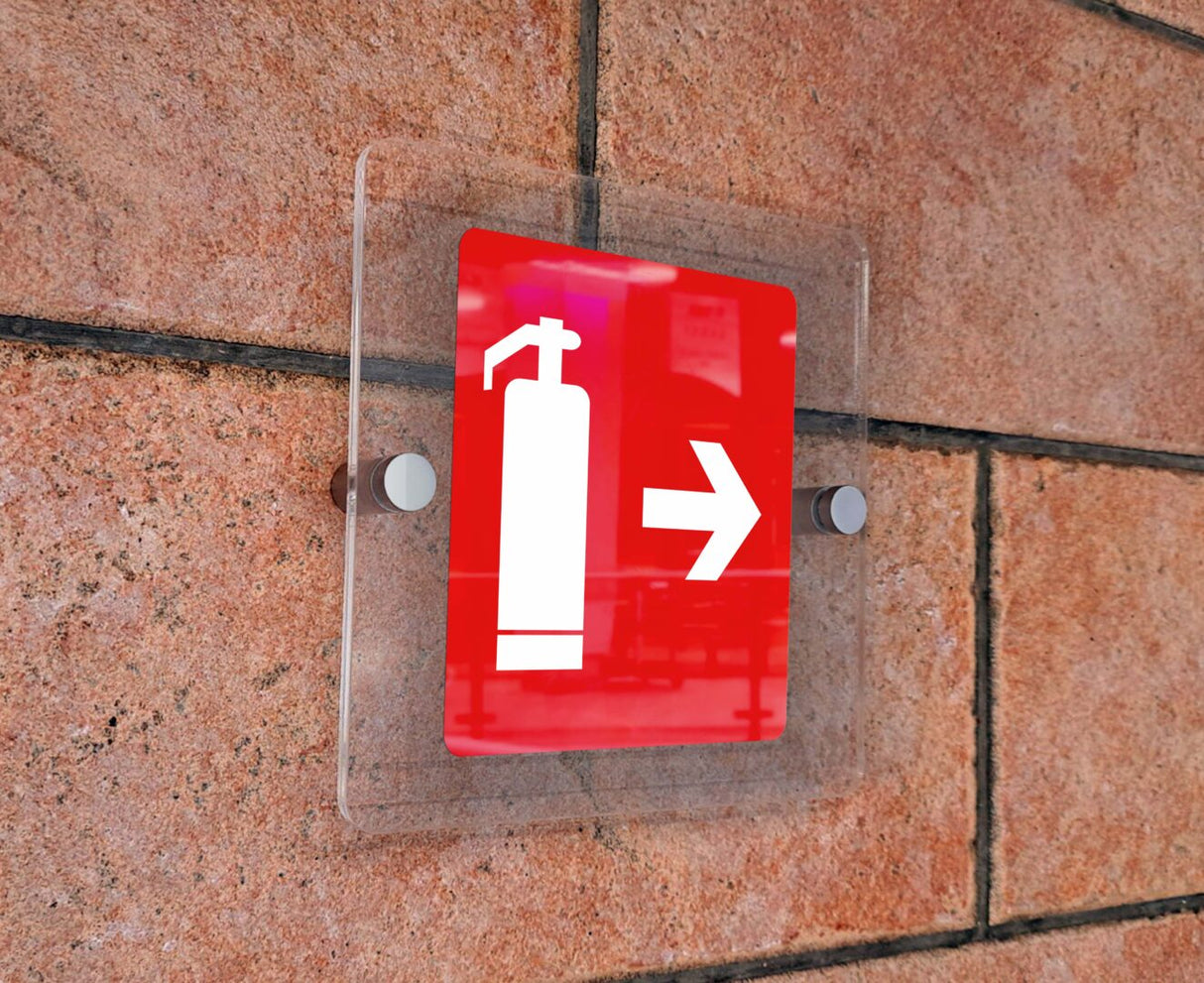 Πινακίδα Σήμανσης Πυρόσβεσης Aκρυλικό Plexiglass  "ΠΥΡΟΣΒΕΣΤΗΡΑΣ ΔΕΞΙΑ” 150mm x 150mm