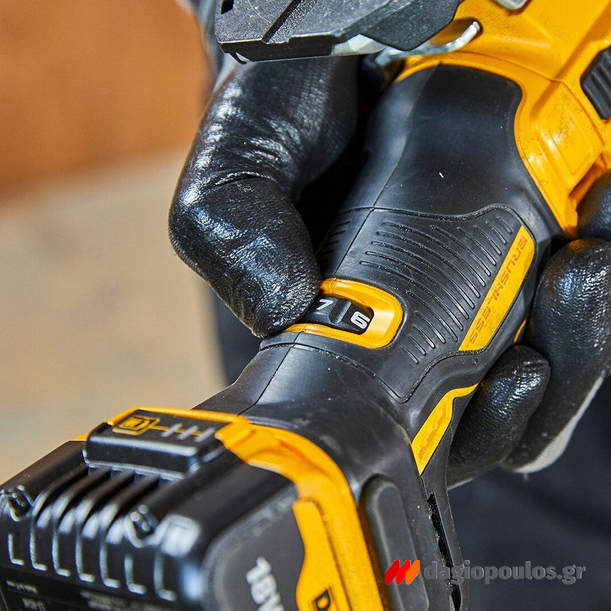 DeWalt DCS335N-XJ Brushless Σέγα Μπαταρίας XR 18V Li-Ion SOLO