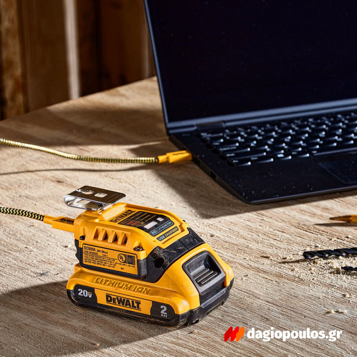 DeWalt DCB094K-QW Φορτιστής Μπαταρίας Με Κλιπ Ζώνης 18V Li-Ion + Καλώδιο USB