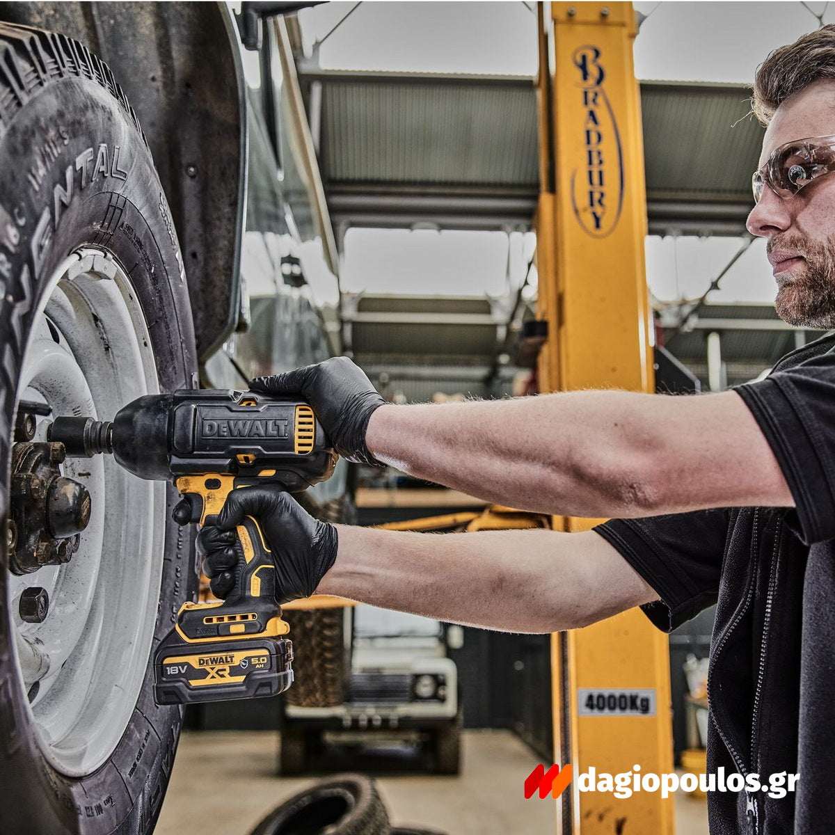 DeWalt DCF900P2G-QW Brushless Μπουλονόκλειδο Μπαταρίας 18V Li-Ion XR 1/2" 1898Nm Με 2 Μπαταρίες 5.0Ah Powerstack & Βάση & Ελαστικό Κέλυφος Προστασίας