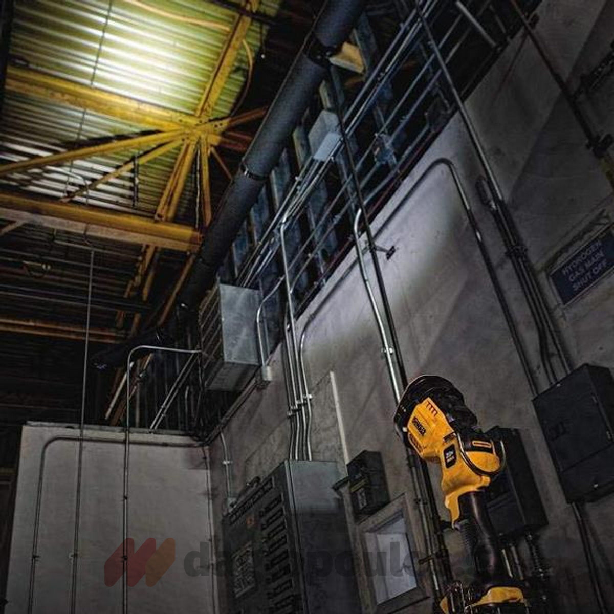 DeWalt DCL043-XJ Φακός Μπαταρίας Επαναφορτιζόμενος 18V Li-Ion 1000 Lumens SOLO