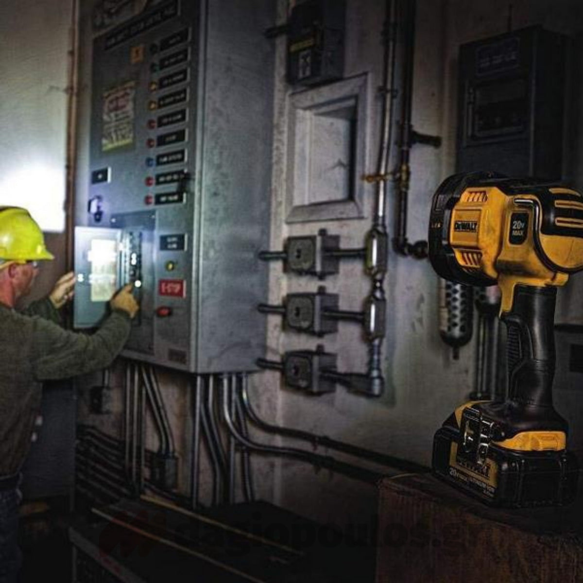 DeWalt DCL043-XJ Φακός Μπαταρίας Επαναφορτιζόμενος 18V Li-Ion 1000 Lumens SOLO