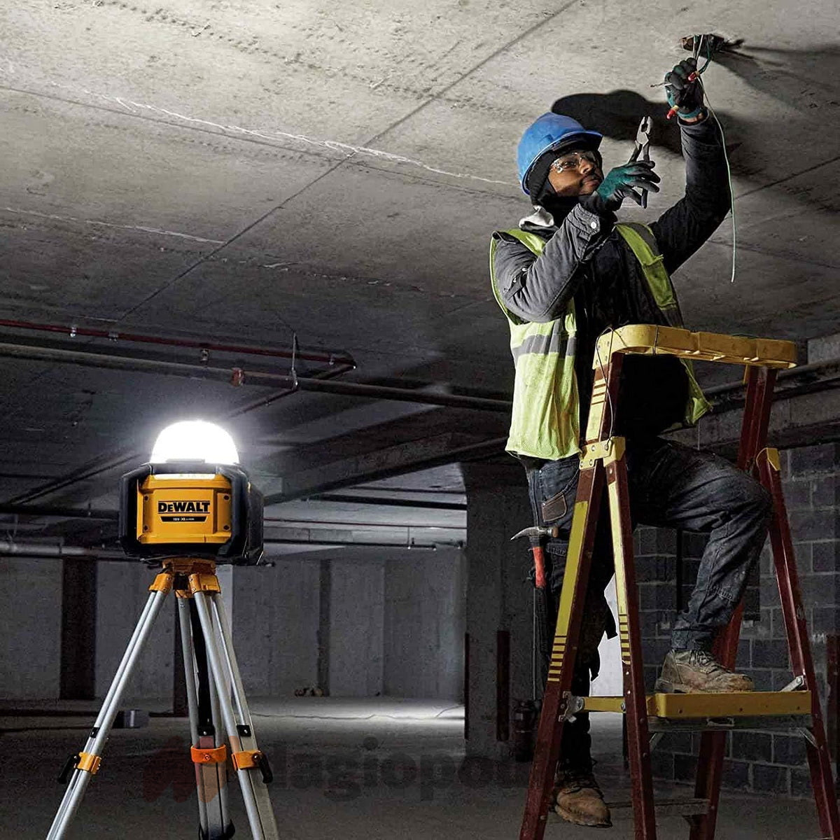 DeWalt DCL074-XJ Φορητός Προβολέας Επιθεώρησης & Εργασίας Μπαταρίας Επαναφορτιζόμενος 18V Li-Ion 360° Περιστρεφόμενος 5000 Lumens SOLO