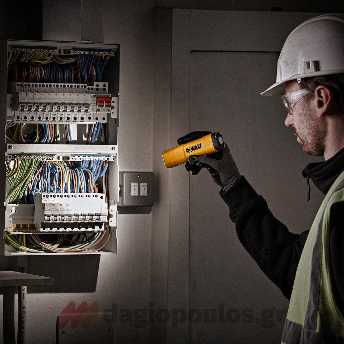 DeWalt DCL183-XJ Φακός Μπαταρίας Επαναφορτιζόμενος USBC IP54 1000 Lumens