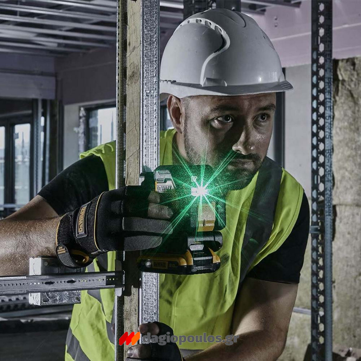 DeWalt DCLE34021D1-QW Γραμμικό Αλφάδι Laser 18V Li-Ion Πράσινης Δέσμης Με Μπαταρία 2.0Ah