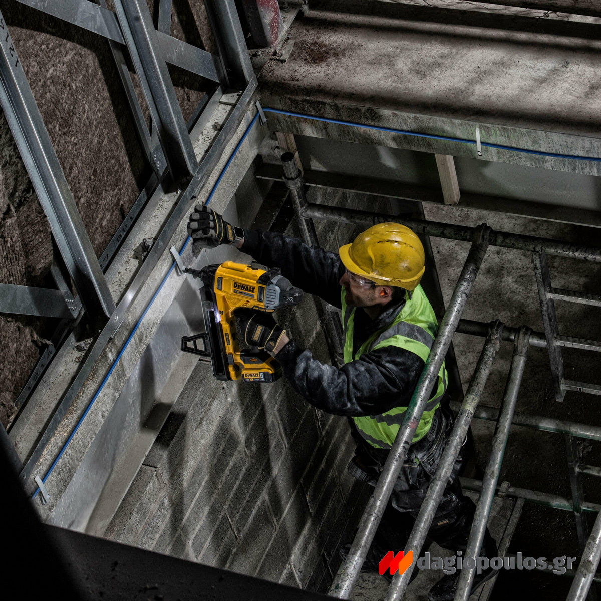 DeWalt DCN890P2 Brushless Καρφωτικό Μπετού Μπαταρίας 18V Li-Ion Με 2 Μπαταρίες 5.0Ah & Βαλίτσα