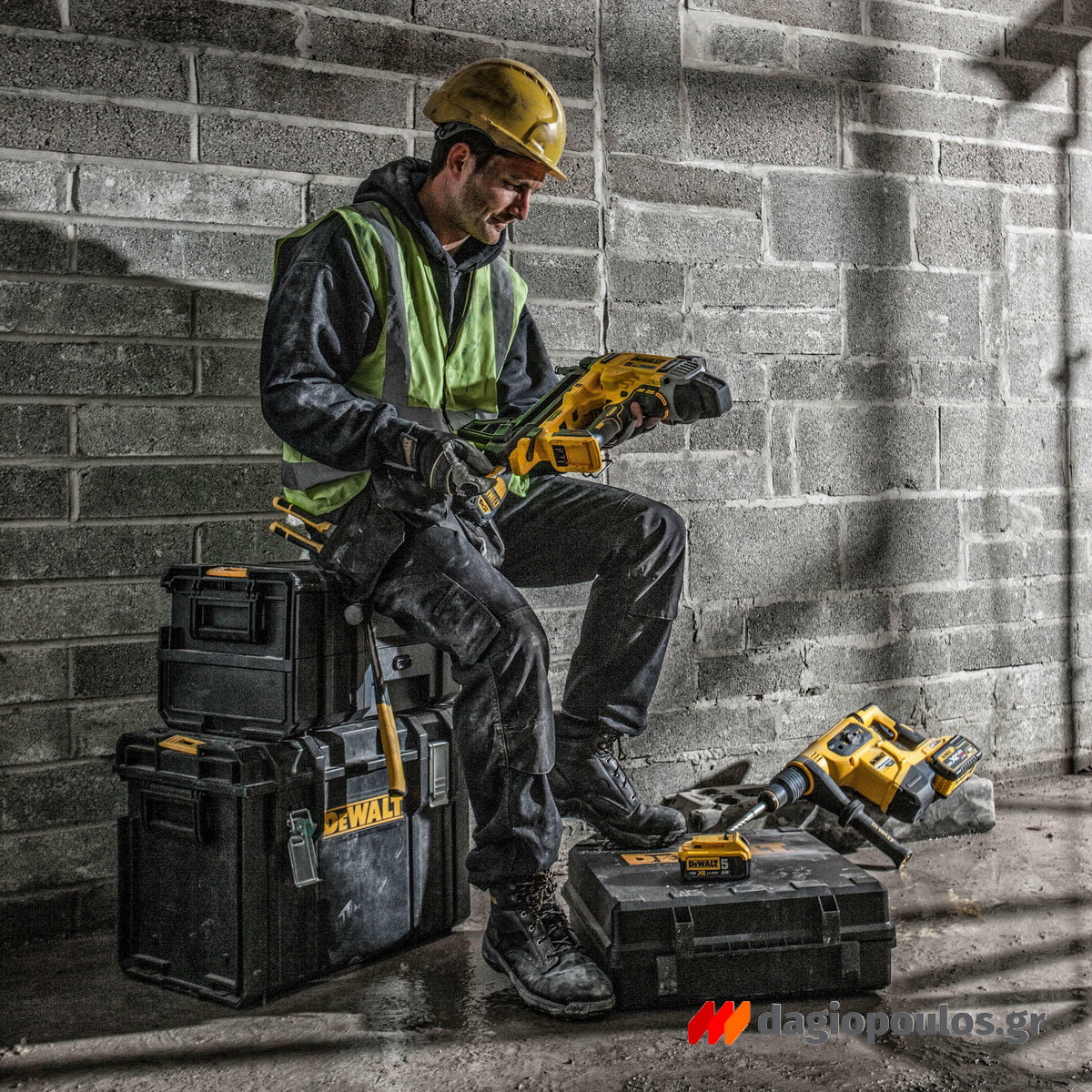 DeWalt DCN890P2 Brushless Καρφωτικό Μπετού Μπαταρίας 18V Li-Ion Με 2 Μπαταρίες 5.0Ah & Βαλίτσα
