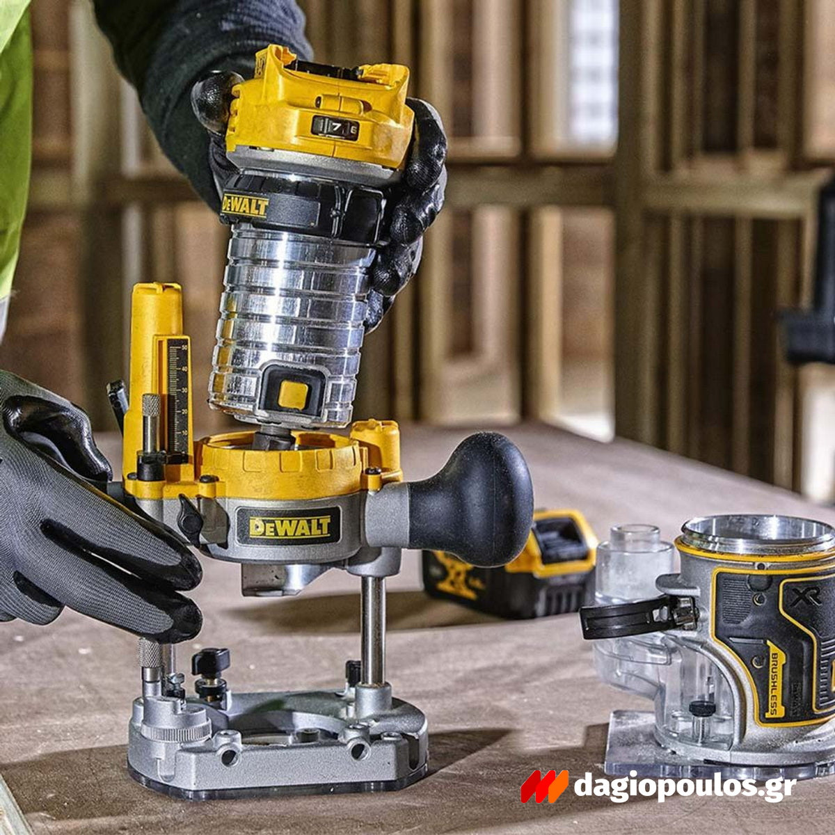 DeWalt DCW600N-XJ Brushless Κάθετη Φρέζα - Ρούτερ Σταθερής Βάσης Μπαταρίας 18V Li-Ion SOLO