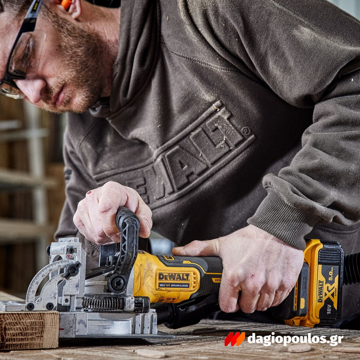 DeWalt DCW682NT-XJ Brushless Φρεζοκαβιλιέρα Μπαταρίας 18V Li-Ion SOLO Με Βαλίτσα