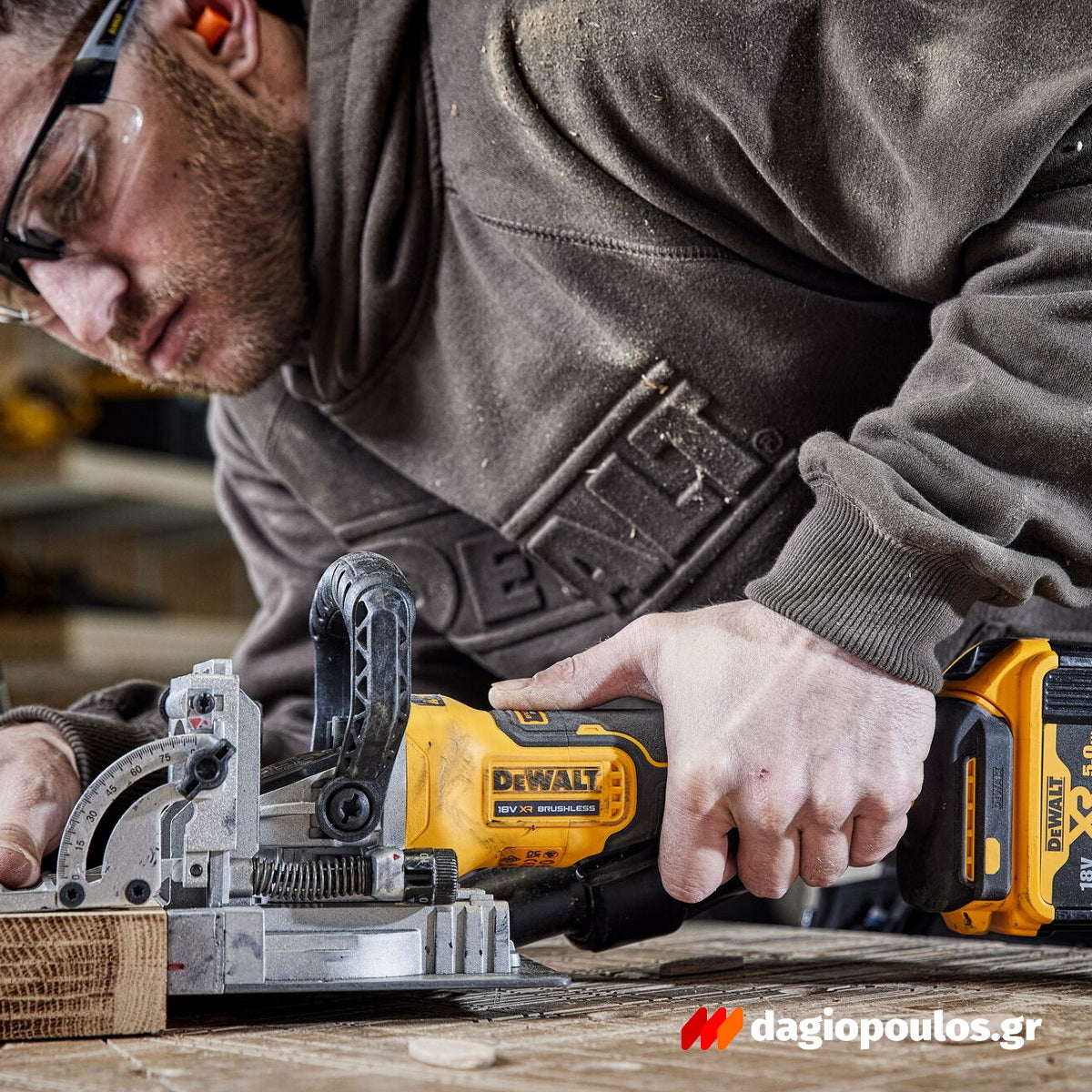 DeWalt DCW682NT-XJ Brushless Φρεζοκαβιλιέρα Μπαταρίας 18V Li-Ion SOLO Με Βαλίτσα