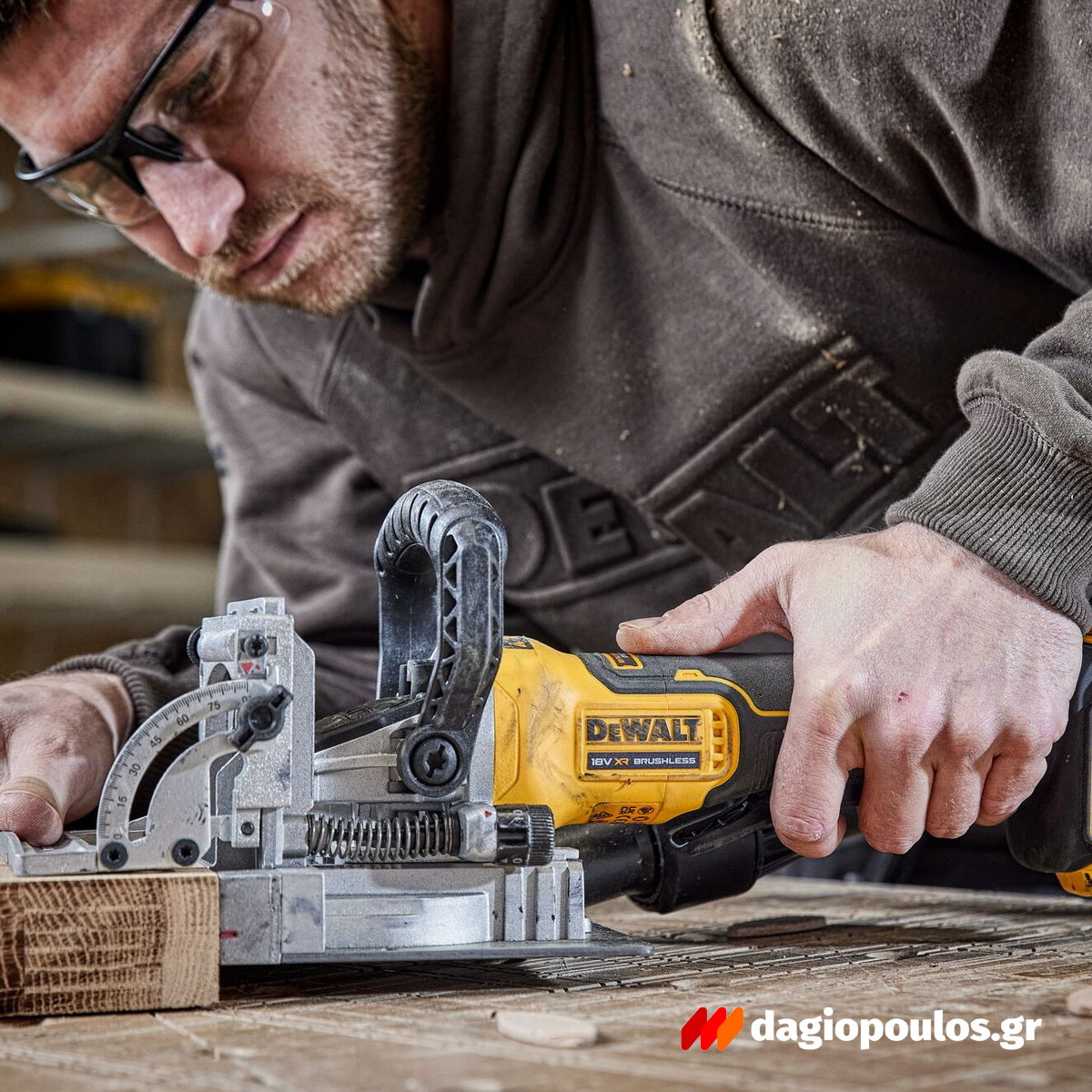 DeWalt DCW682NT-XJ Brushless Φρεζοκαβιλιέρα Μπαταρίας 18V Li-Ion SOLO Με Βαλίτσα