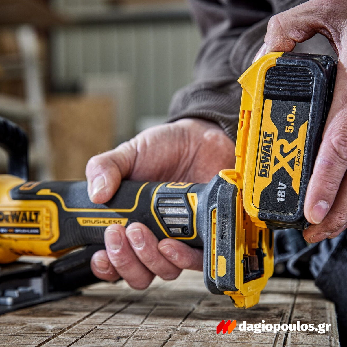 DeWalt DCW682NT-XJ Brushless Φρεζοκαβιλιέρα Μπαταρίας 18V Li-Ion SOLO Με Βαλίτσα