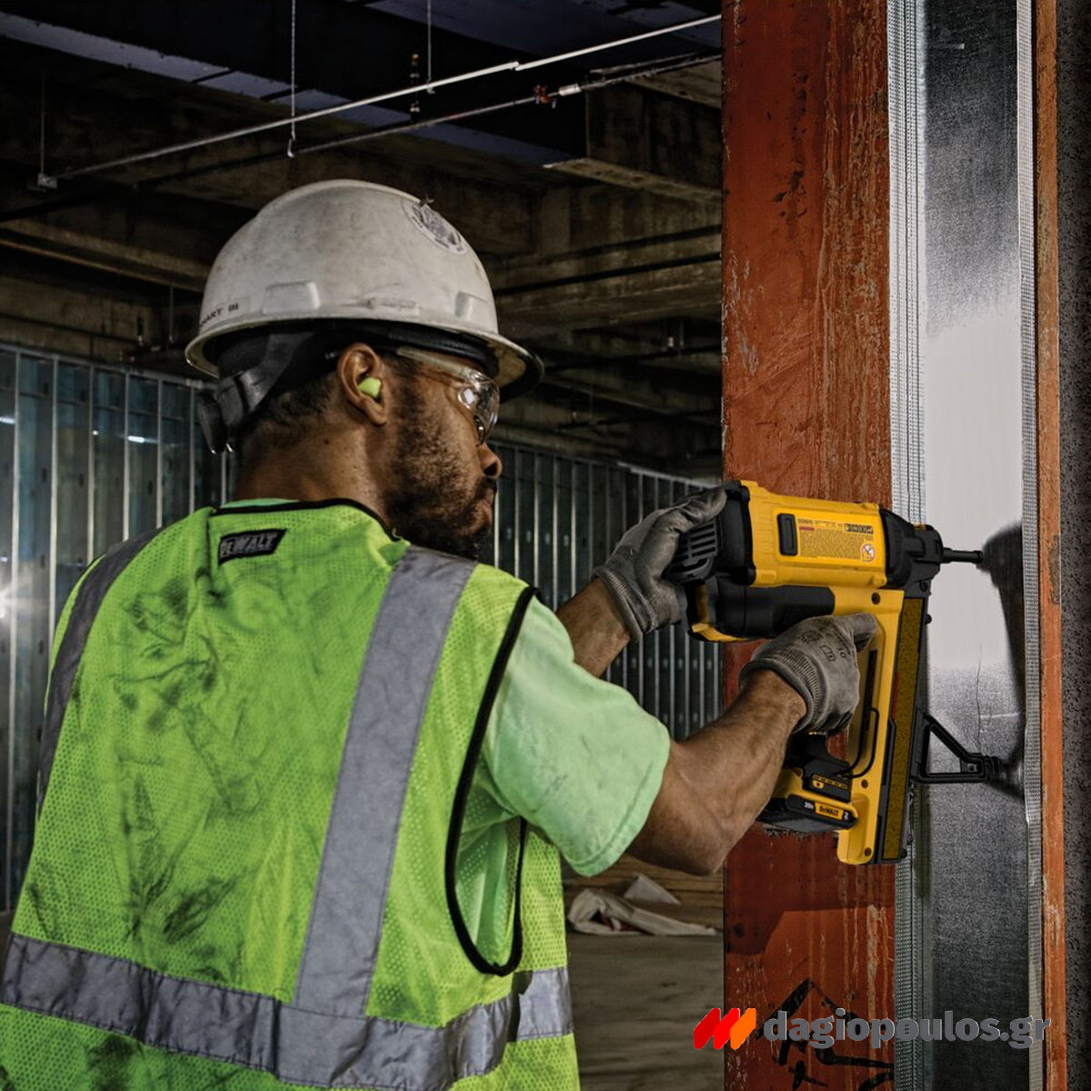 DeWalt DGN845D1-QW Καρφωτικό Αερίου- Μπαταρίας 18V Li-Ion Με Μπαταρία 2.0Ah & Βαλίτσα T-Stak