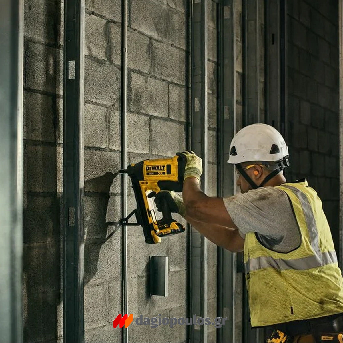 DeWalt DGN845N-XJ Καρφωτικό Αερίου - Μπαταρίας 18V Li-Ion SOLO Με Βαλίτσα T-Stak