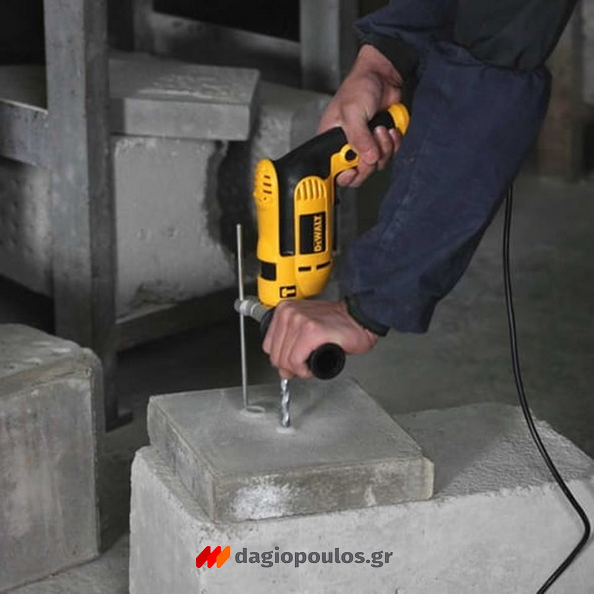 DeWalt DWD024KS Ηλεκτρικό Κρουστικό Δράπανο 650W 13mm Με Βαλίτσα