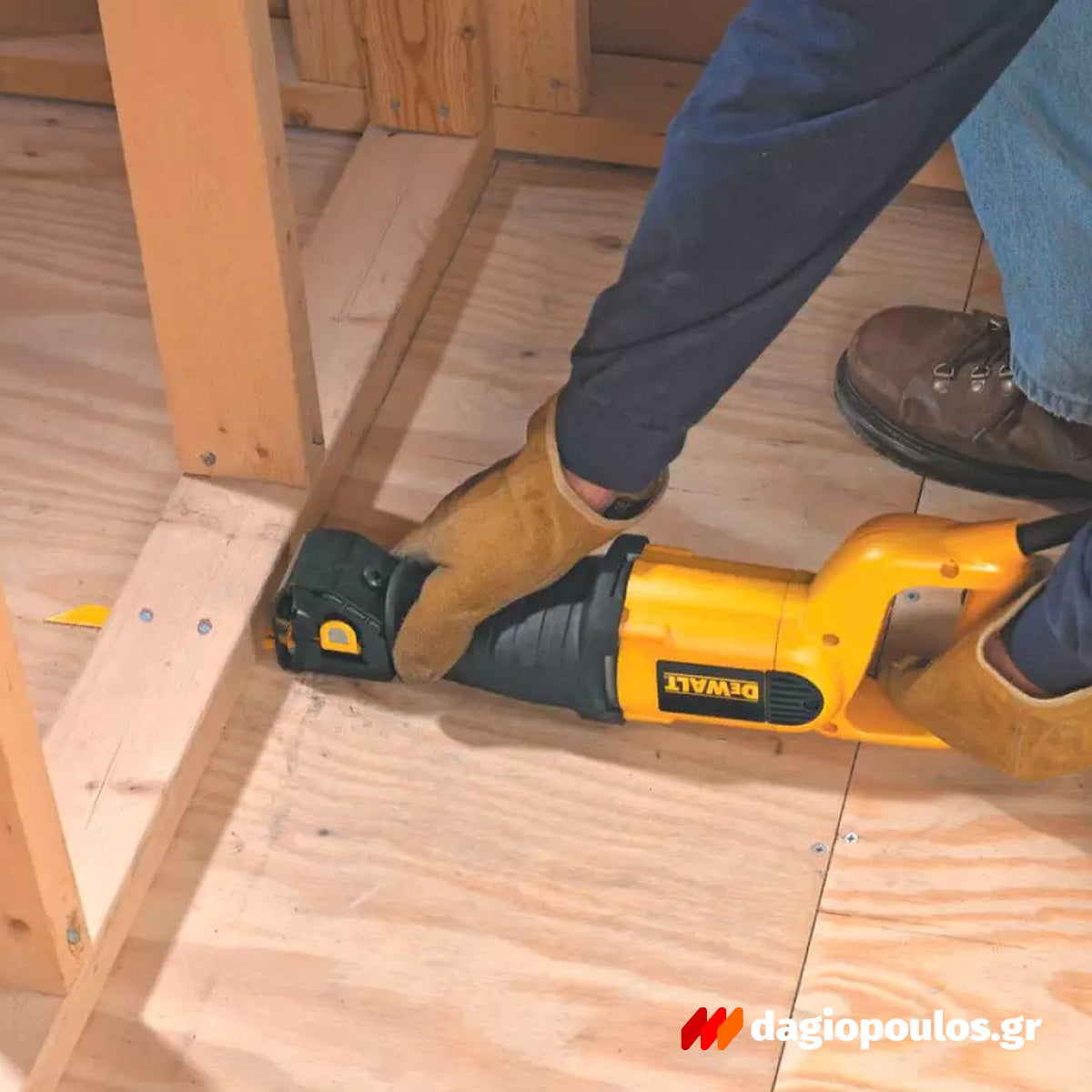 DeWalt DWE305PK-QS Ηλεκτρική Σπαθοσέγα (Σεγάτσα) 1100W