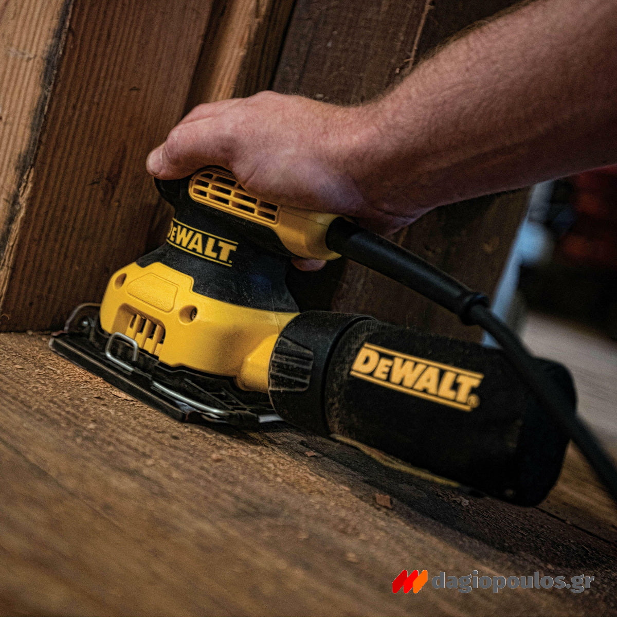 DeWalt DWE6411-QS Ηλεκτρικό Τριβείο Παλμικό Χούφτας 230W