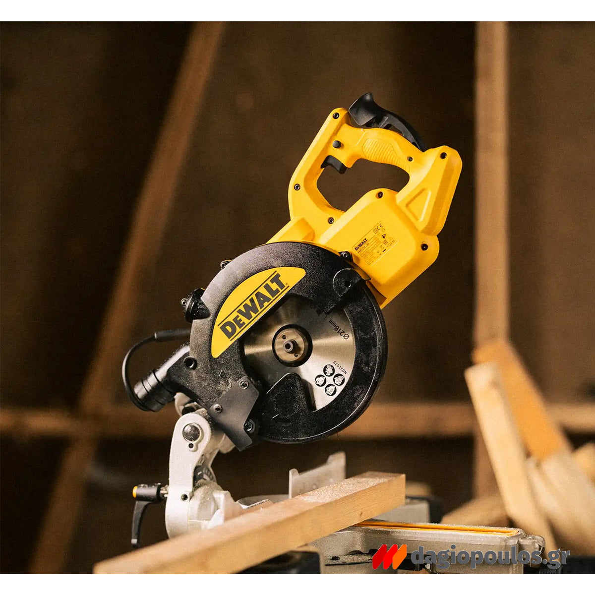 DeWalt DWS774-QS Ηλεκτρικό Δισκοπρίονο Πάγκου 1400W 216mm