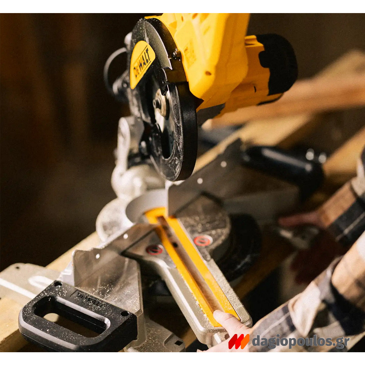 DeWalt DWS774-QS Ηλεκτρικό Δισκοπρίονο Πάγκου 1400W 216mm