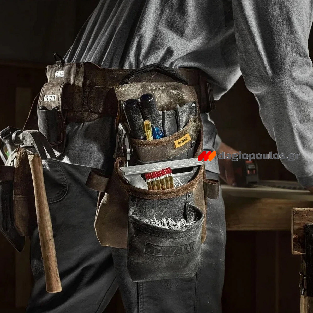 DeWalt DWST50113-1 Εργαλειοθήκη Με Επαγγελματική Δερμάτινη Ζώνη Και 18 Θήκες