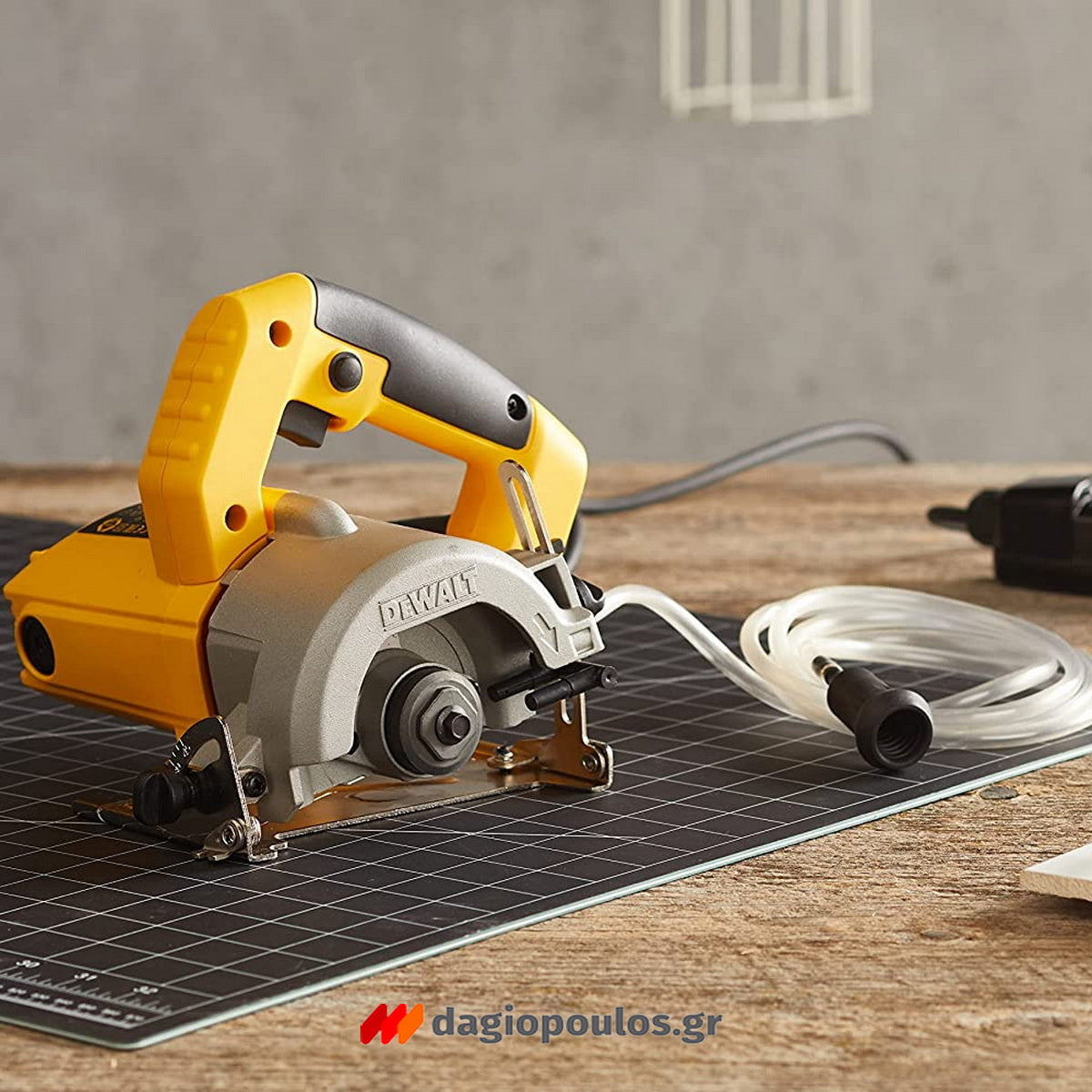 DeWalt DWC410-QS Επαγγελματικός Ηλεκτρικός Κόφτης Πλακιδίων 1300W 110mm