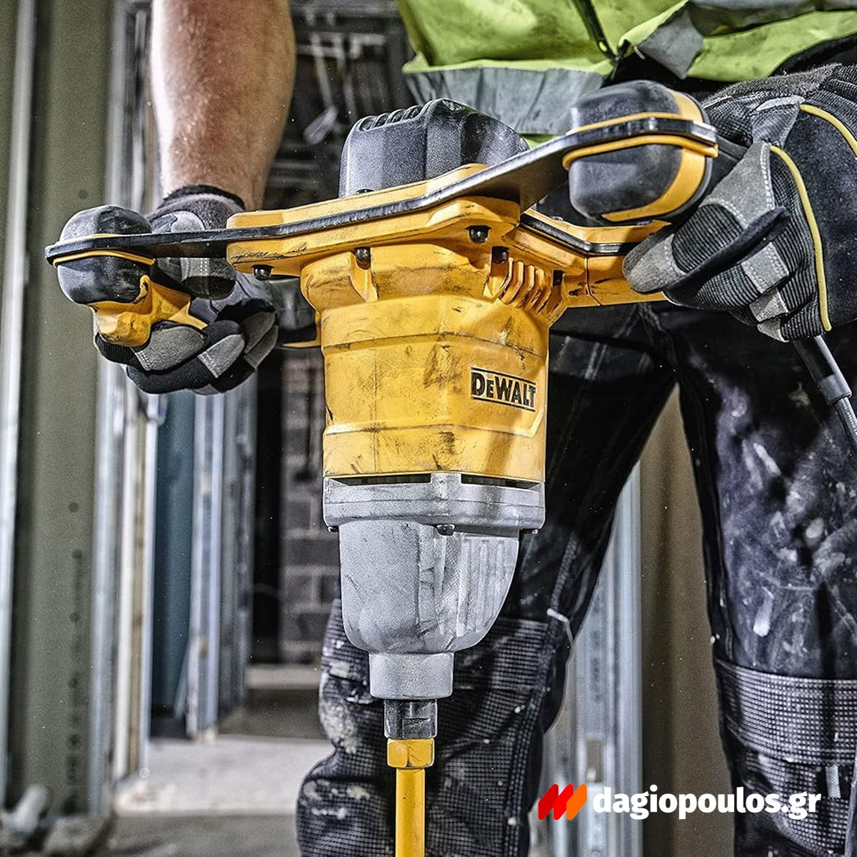 DeWalt DWD241-QS Επαγγελματικός Ηλεκτρικός Αναδευτήρας Χρωμάτων & Κονιαμάτων 1800W