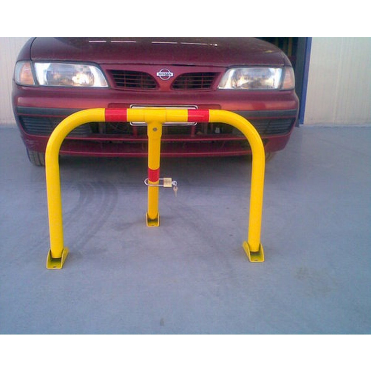 Μπάρα Παρεμπόδισης Παρκαρίσματος Αρθρωτή Γαλβανιζέ Τύπου U Με 3 Πόδια Bαμμένη