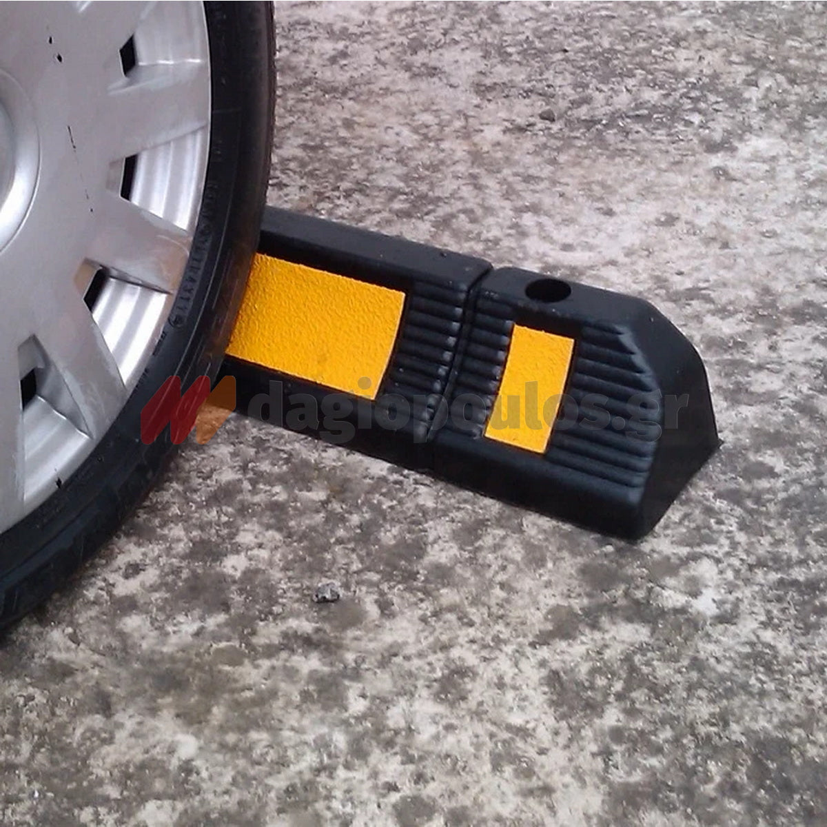 Στοπ Τροχού Μονό Ενισχυμένο Μασίφ Οβάλ Με Αντανακλαστικό 600mm x 120mm x 100mm