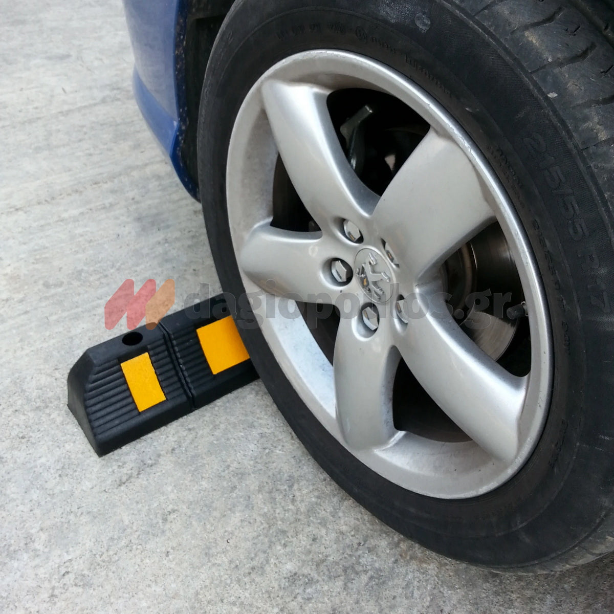 Στοπ Τροχού Μονό Ενισχυμένο Μασίφ Οβάλ Με Αντανακλαστικό 600mm x 120mm x 100mm