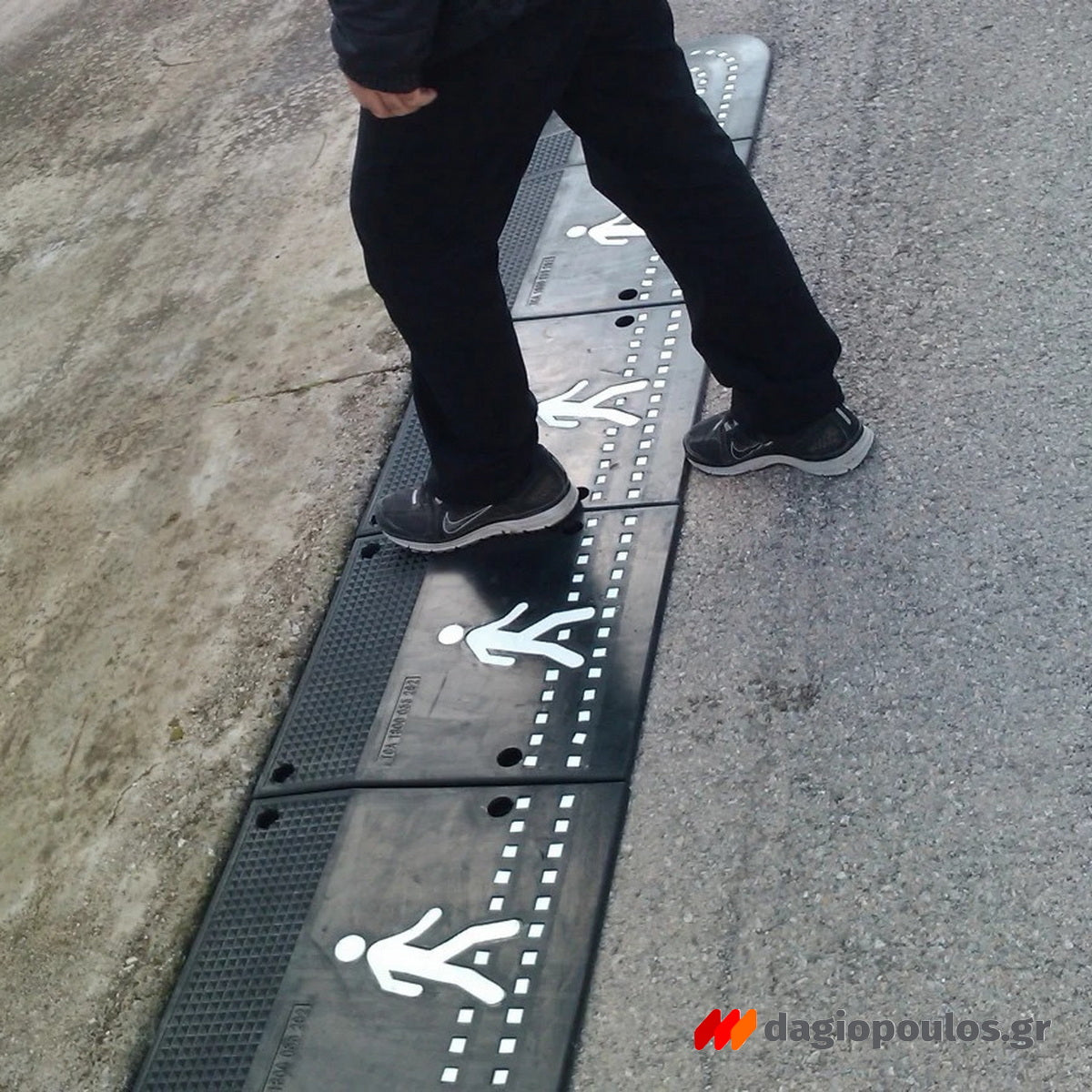 Ράμπα Πεζοδρομίου Μεσαία 50cm x 50cm x 7cm