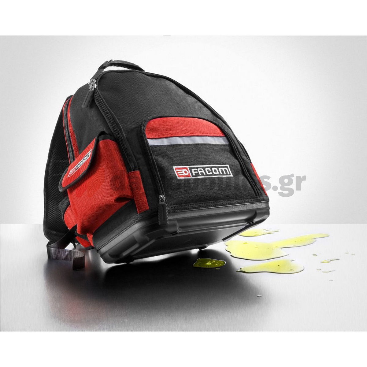 Κάτω αδιάβροχο άκαμπτο διαμέρισμα σε κοντινό πλάνο