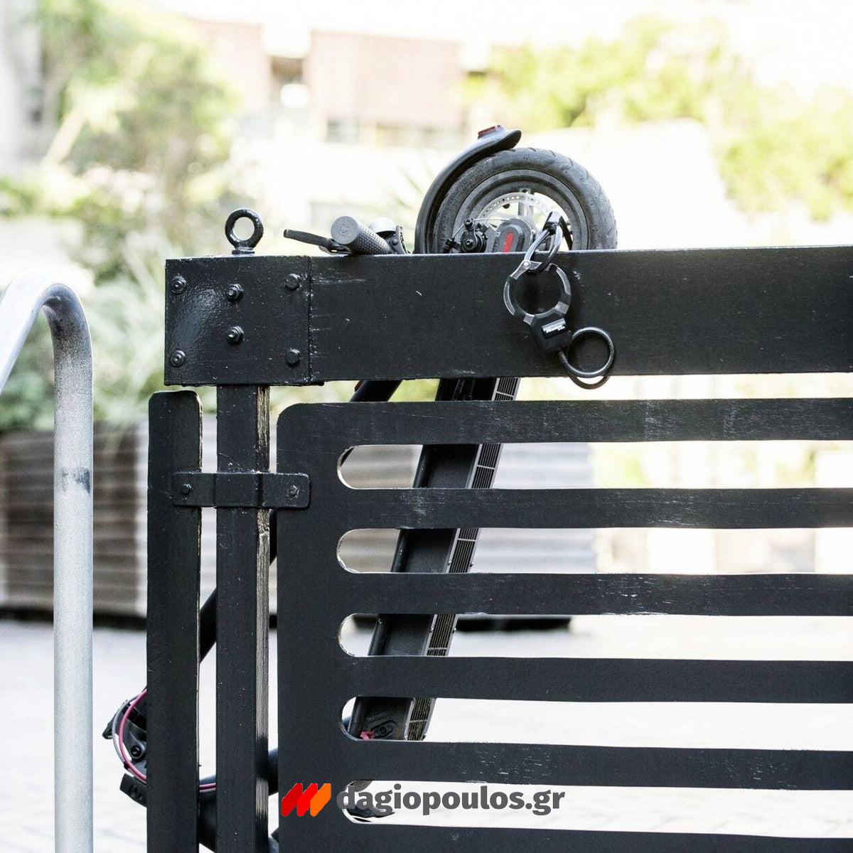 Master Lock 8275EURDPROBLK Κλειδαριά Ποδηλάτου Scooter Πατινιού Συρματόσκοινο Χειροπέδα Με Κλειδί 8mm x 100cm