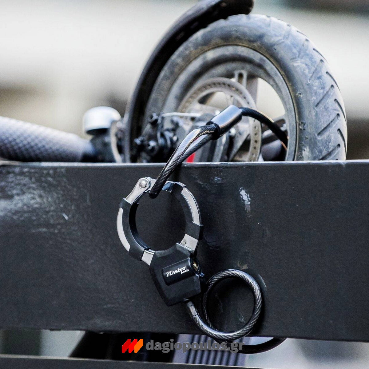 Master Lock 8275EURDPROBLK Κλειδαριά Ποδηλάτου Scooter Πατινιού Συρματόσκοινο Χειροπέδα Με Κλειδί 8mm x 100cm