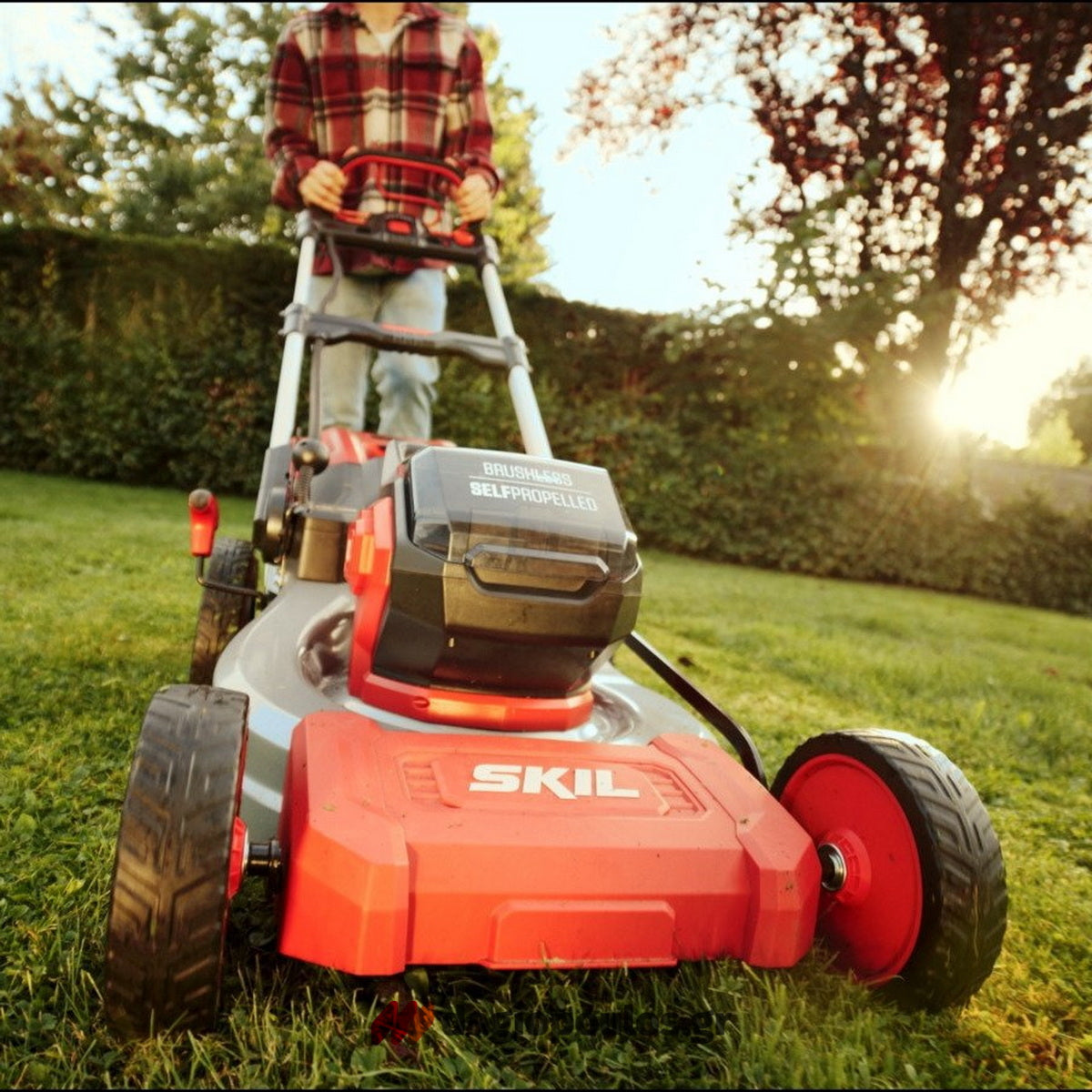 Skil 0150 BA Brushless Χλοοκοπτική Μηχανή Γκαζόν Μπαταρίας Αυτοκινούμενη 40V Με 2 Μπαταρίες 4.0Ah