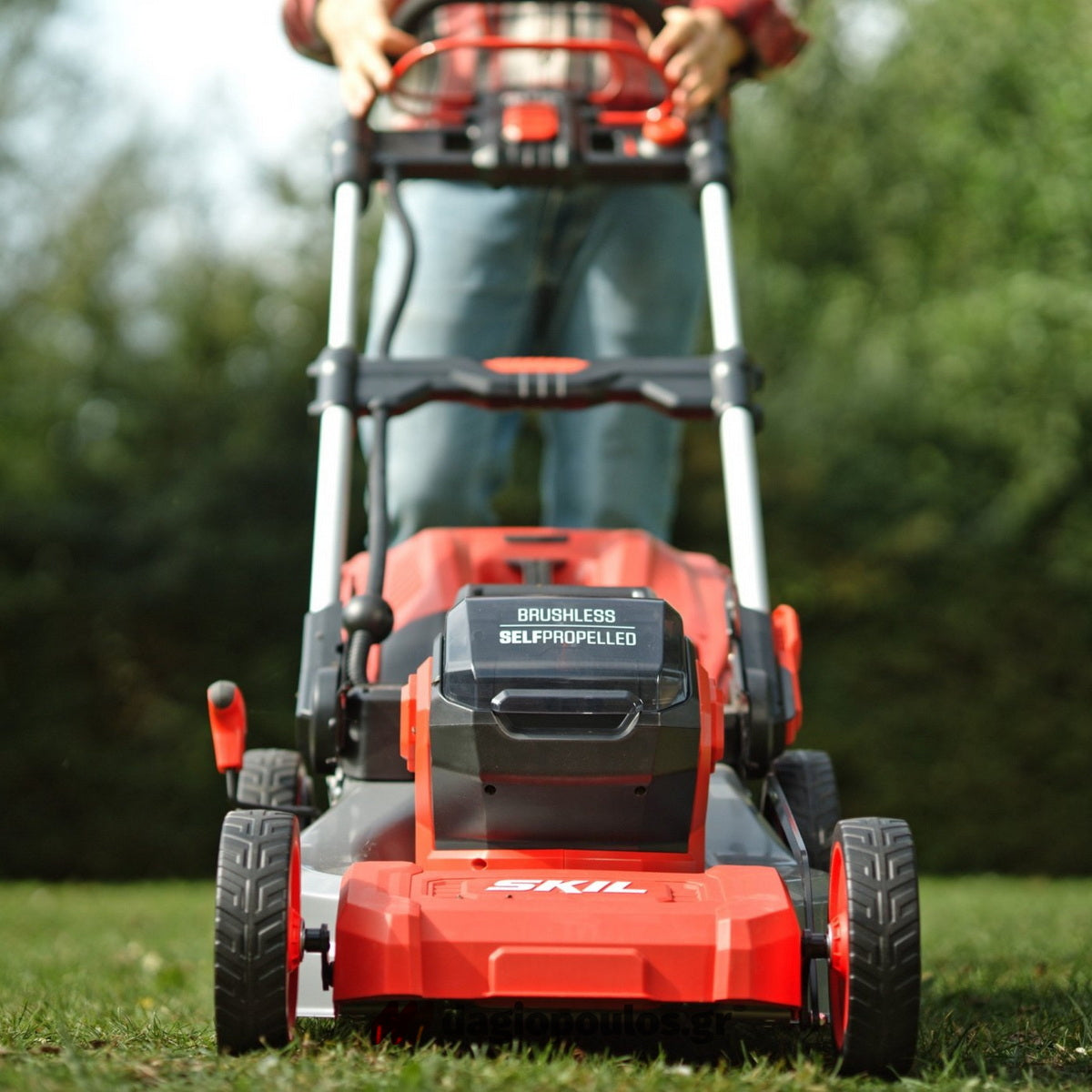Skil 0150 BA Brushless Χλοοκοπτική Μηχανή Γκαζόν Μπαταρίας Αυτοκινούμενη 40V Με 2 Μπαταρίες 4.0Ah