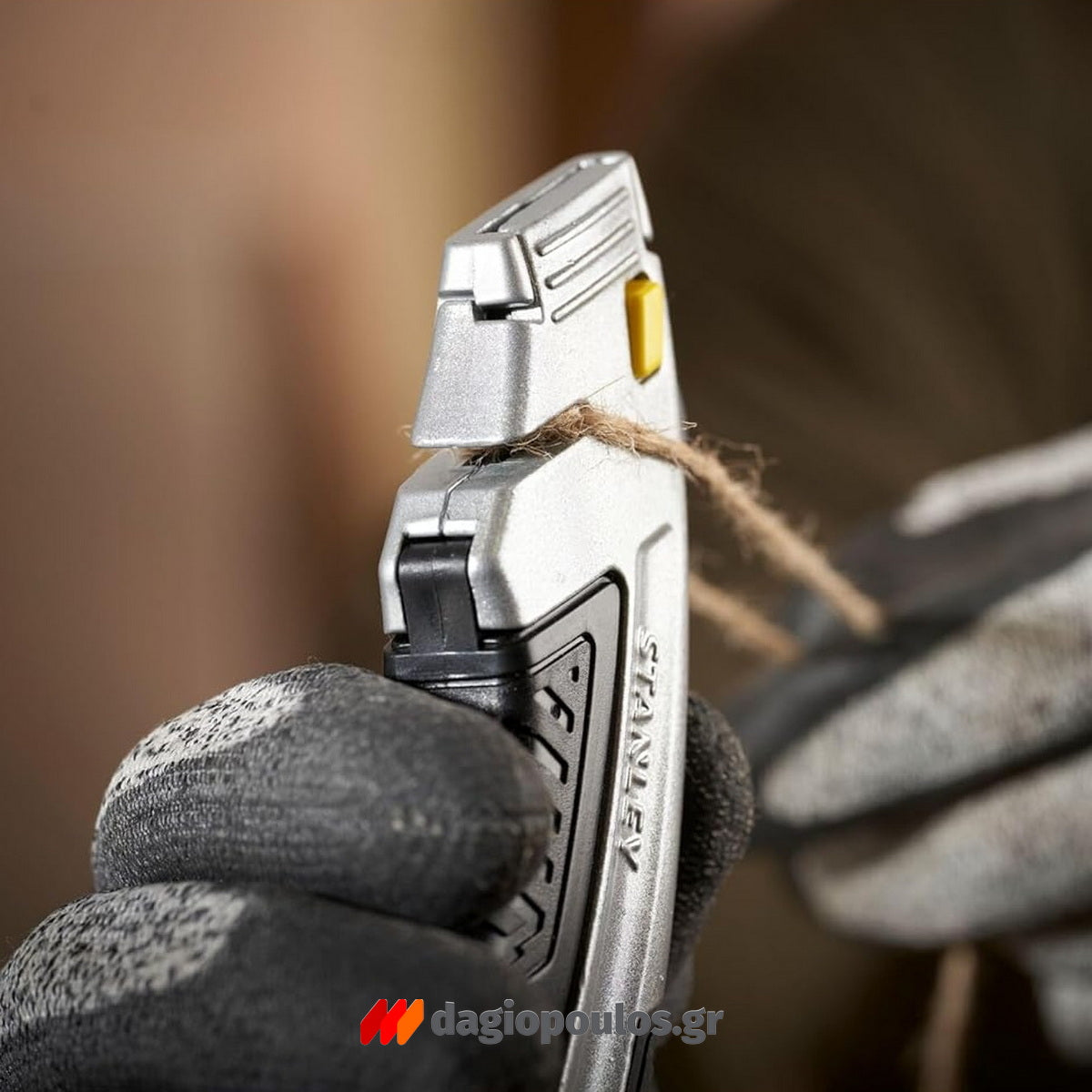 Stanley 0-10-788 InstantChange Μαχαίρι (Φαλτσέτα) Με Ξυράφι Με Τραπεζοειδή Λάμα