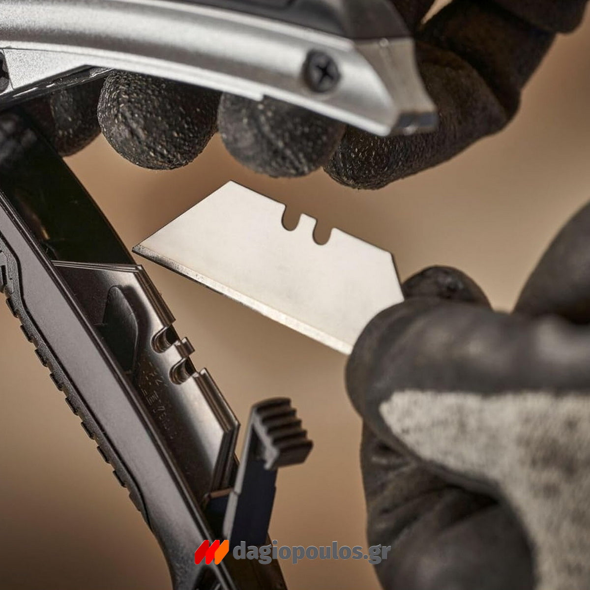 Stanley 0-10-788 InstantChange Μαχαίρι (Φαλτσέτα) Με Ξυράφι Με Τραπεζοειδή Λάμα