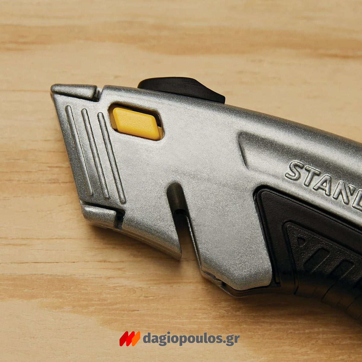 Stanley 0-10-788 InstantChange Μαχαίρι (Φαλτσέτα) Με Ξυράφι Με Τραπεζοειδή Λάμα