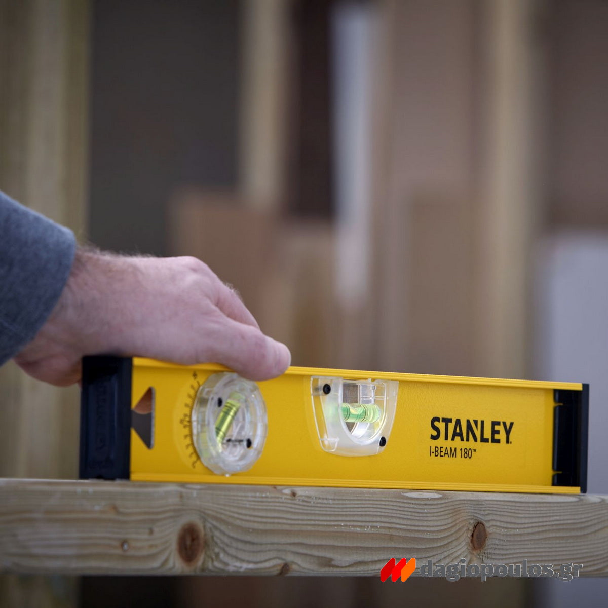 Stanley Επαγγελματικά Αλφάδια Αλουμινίου Με 3 Μάτια