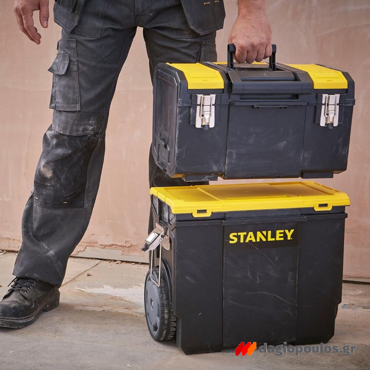 Stanley 1-70-326 Εργαλειοθήκη Κλειστου Τύπου Τροχήλατη