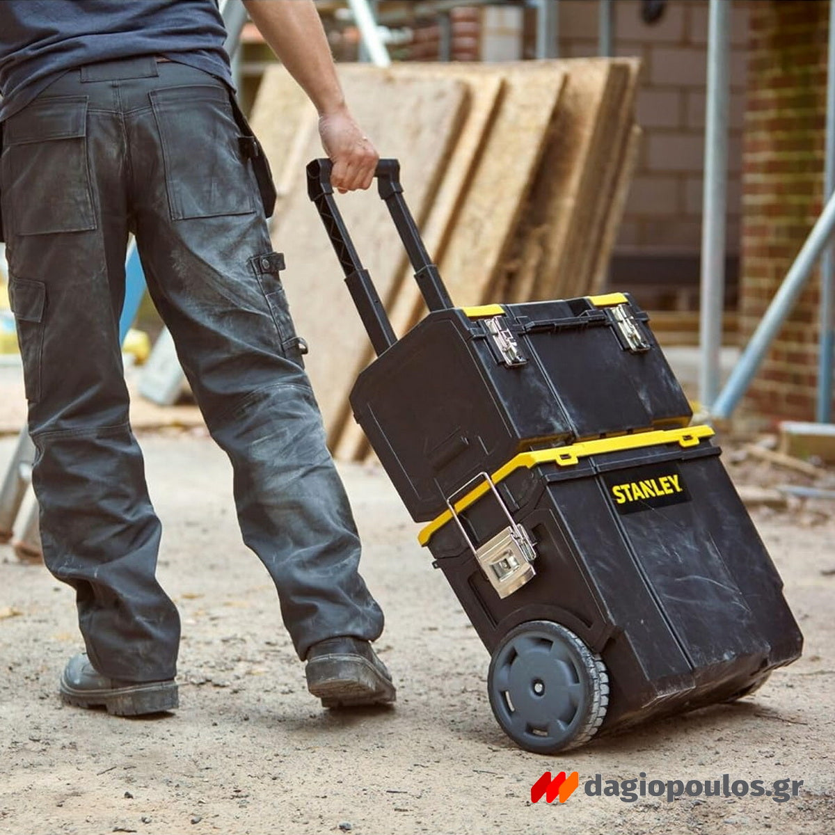 Stanley 1-70-326 Εργαλειοθήκη Κλειστου Τύπου Τροχήλατη