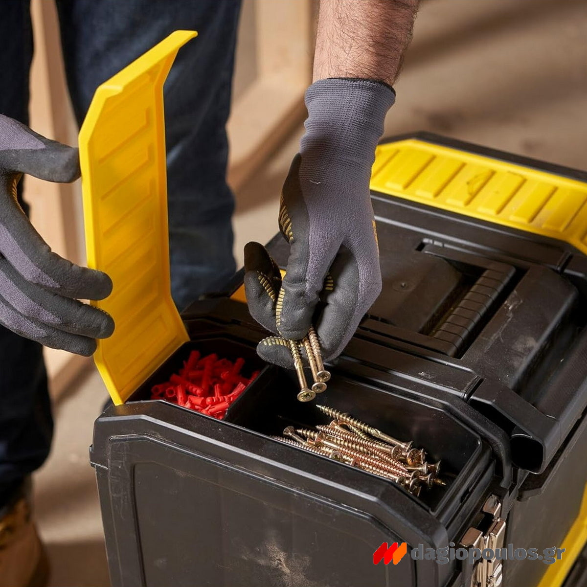 Stanley 1-70-326 Εργαλειοθήκη Κλειστου Τύπου Τροχήλατη