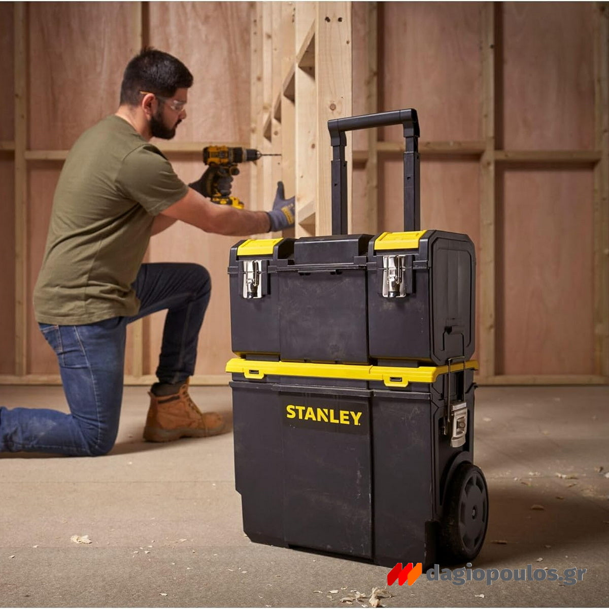 Stanley 1-70-326 Εργαλειοθήκη Κλειστου Τύπου Τροχήλατη