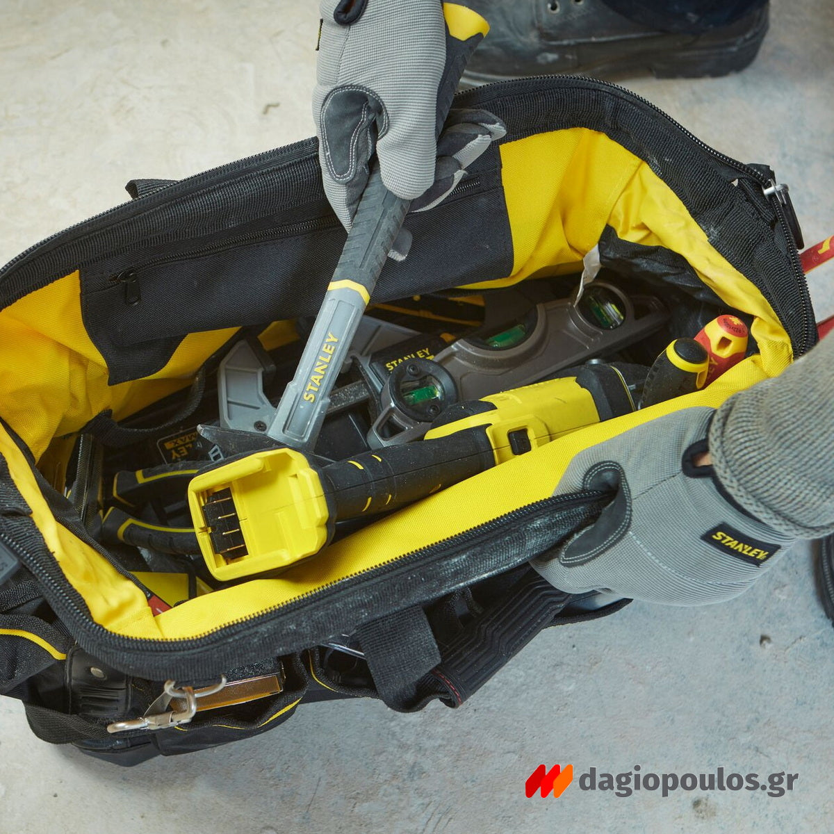 Stanley 1-93-950 Εργαλειοθήκη Τσάντα Κλειστού Τύπου Υφασμάτινη 18"