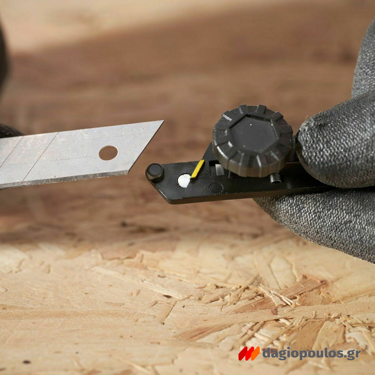 Stanley FMHT10592-0 Μαχαίρι Κόφτης Μοκέτας (Φαλτσέτα) Με Λάμα 18mm