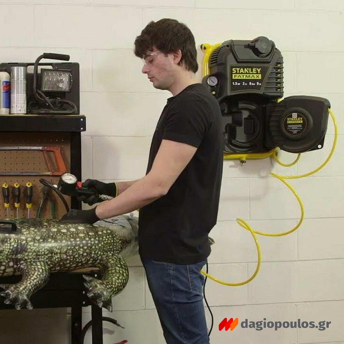 Stanley FMXCMD152WE Fatmax Αεροσυμπιεστής - Κομπρεσέρ Αέρα Τοίχου Με Λάστιχο 1100W 8Bar 2Ltr