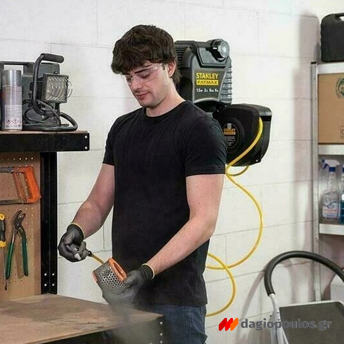 Stanley FMXCMD152WE Fatmax Αεροσυμπιεστής - Κομπρεσέρ Αέρα Τοίχου Με Λάστιχο 1100W 8Bar 2Ltr