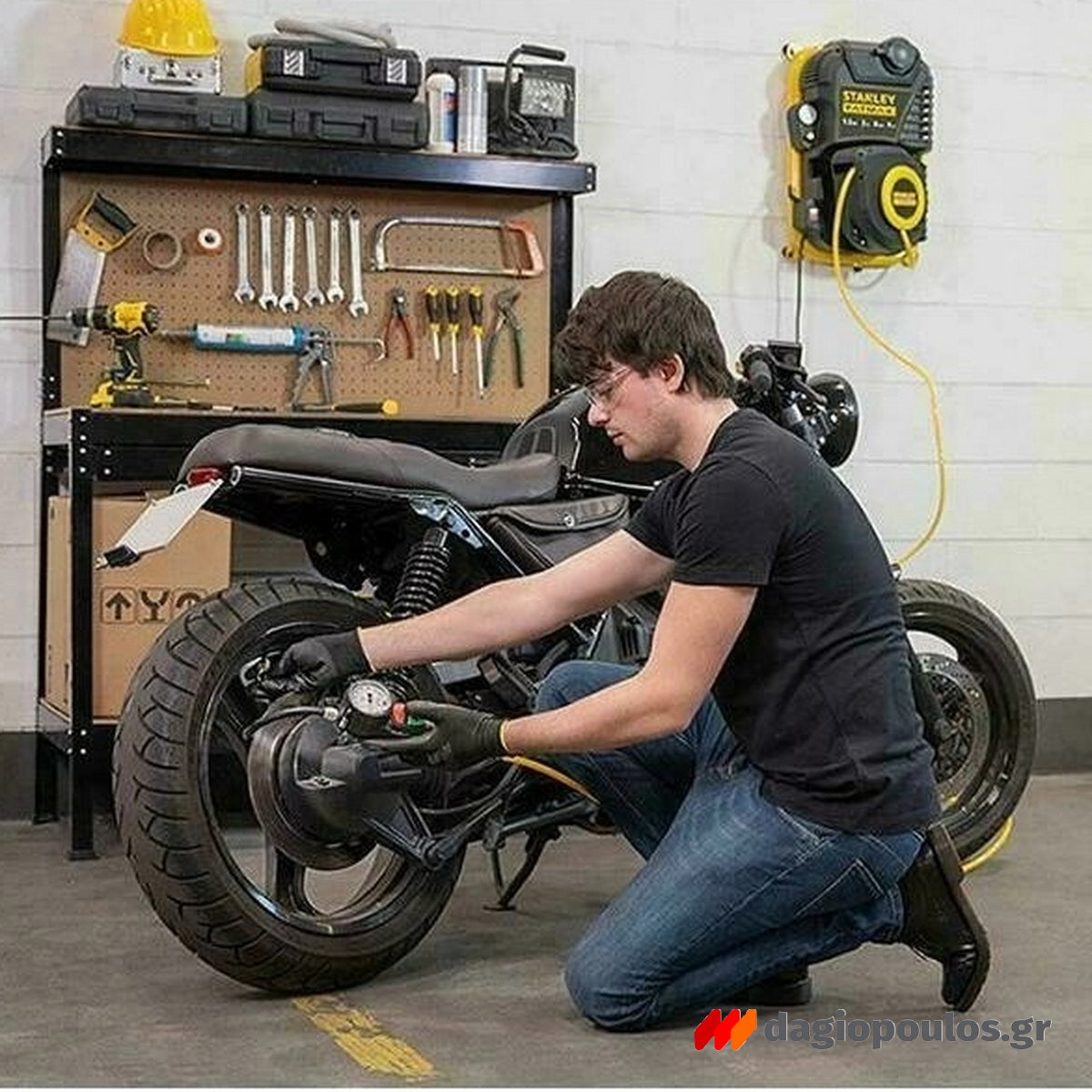 Stanley FMXCMD152WE Fatmax Αεροσυμπιεστής - Κομπρεσέρ Αέρα Τοίχου Με Λάστιχο 1100W 8Bar 2Ltr