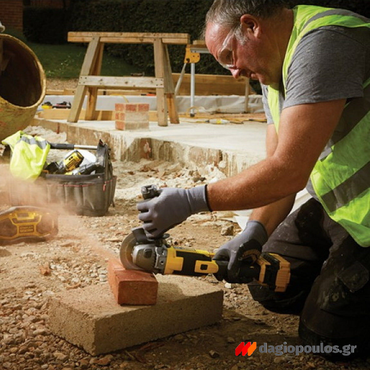 Stanley SFMCG400M2K-QW Fatmax®V20 Γωνιακός Τροχός 18V Li-Ion 125mm Με 2 Μπαταρίες 4.0Ah & Βαλίτσα T-Stak