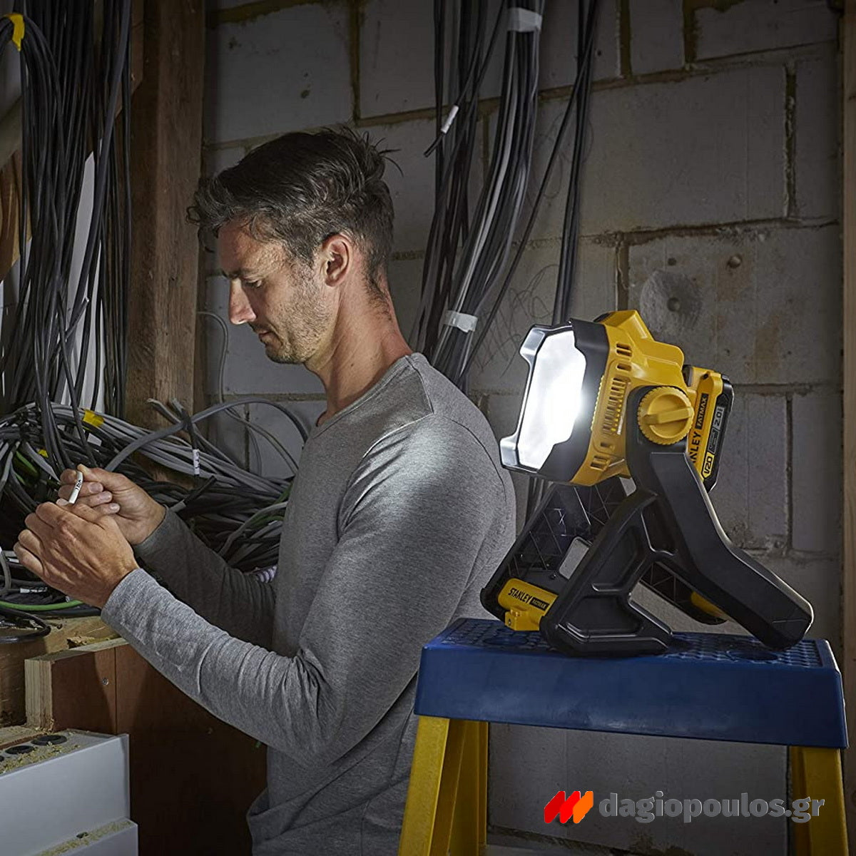 Stanley SFMCL030B-XJ V20 Φορητός Προβολέας Επιθεώρησης & Εργασίας Μπαταρίας 18V Li-Ion Επαναφορτιζόμενος 1850 Lum SOLO